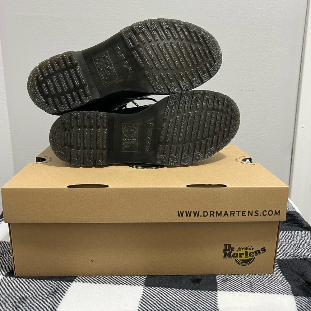 Dr Martens VEGAN 1460 METALLIC EMBOSS LACE UP BOOTS - NO BOX - Picture 8 of 11